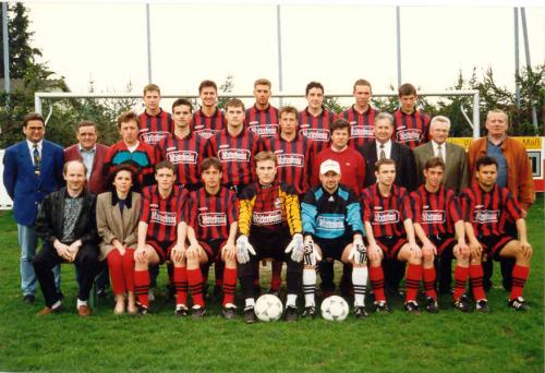 Gruppenfoto Funktionäre und Spieler